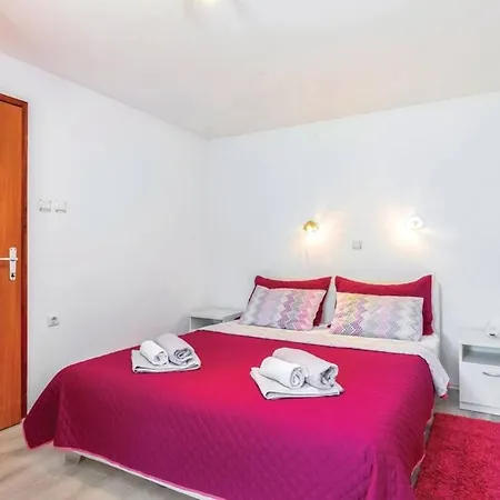 Apartment For Families With Children Krasica, Rijeka - 18032 *