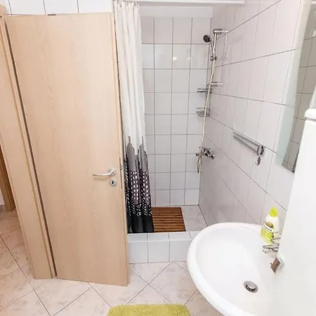 Διαμέρισμα For Families With Children Krasica, Rijeka - 18032 *