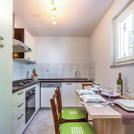 Διαμέρισμα For Families With Children Krasica, Rijeka - 18032